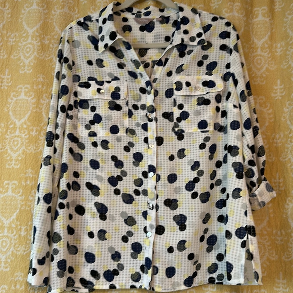 LIKE NEW ~ Coral Bay Top (full or 3/4” sleeve) 💛